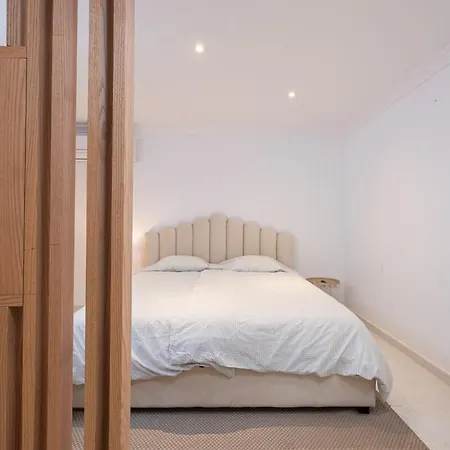 Апартаменты Naranja Cozy 1min Walk To By Allstay *